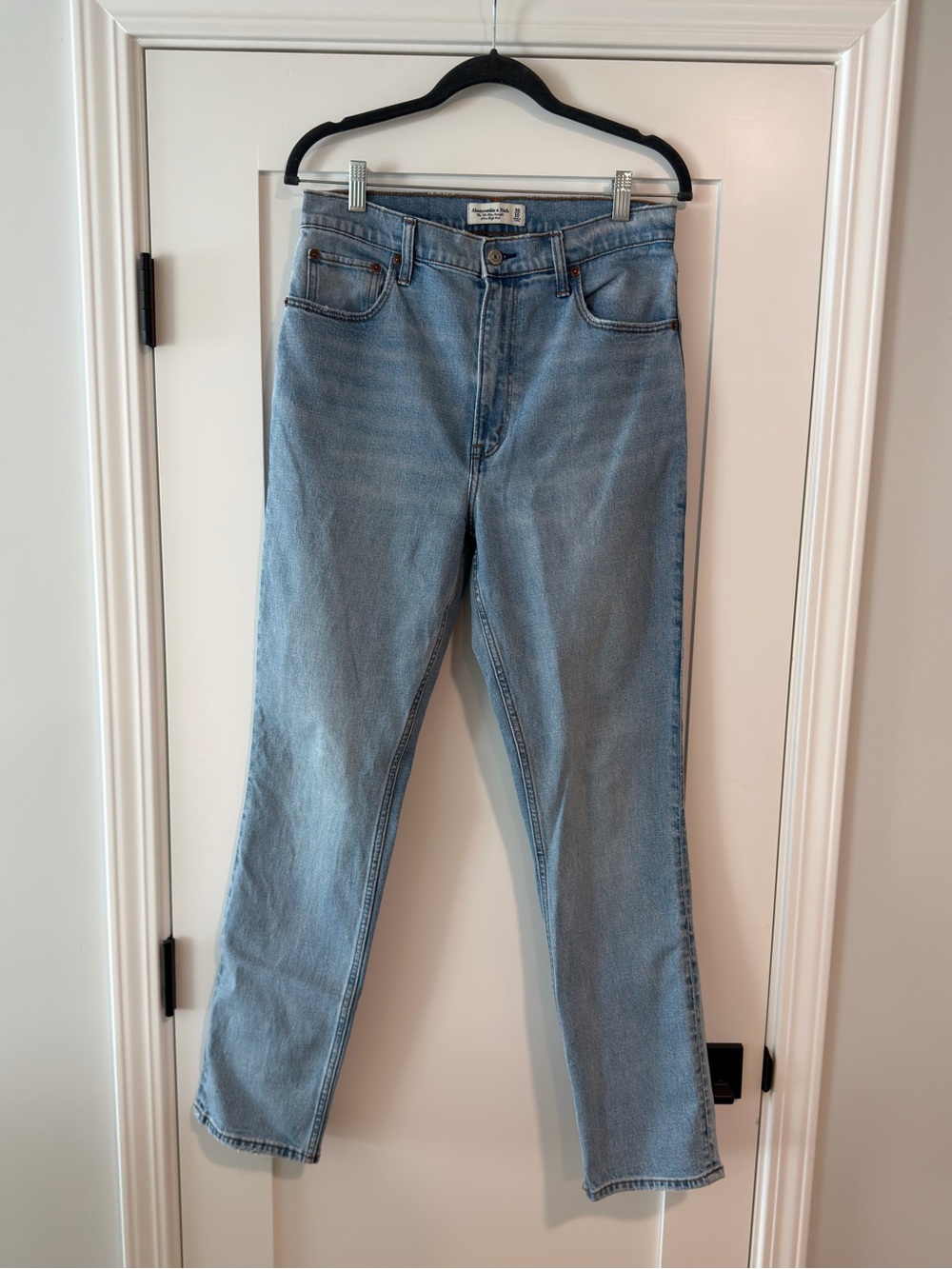 Abercrombie High Rise 90’s Slim Straight Jeans